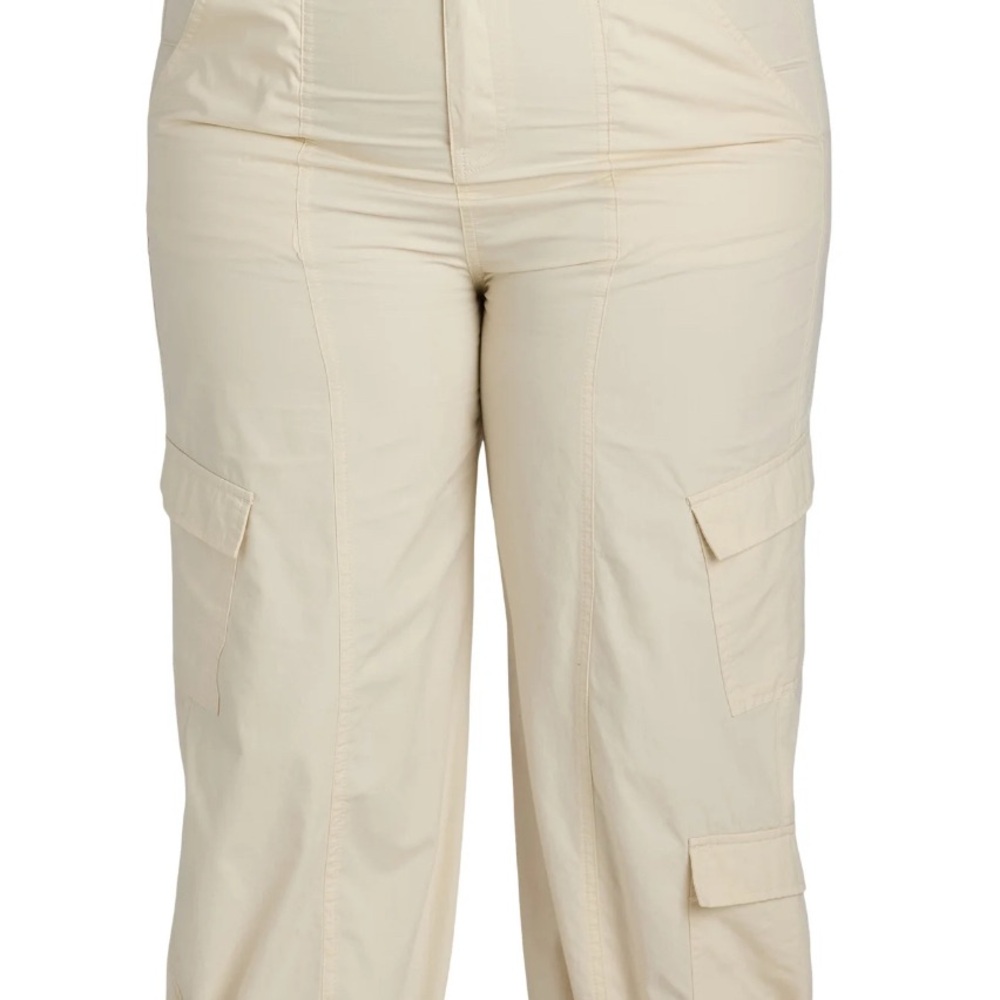 Madden NYC Women's Plus Cotton Cargo Capri Pants, 22” Inseam, Size 2X